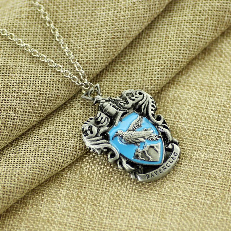 

Vintage School Badge Bird Necklace Retro Pendant Movie Jewelry Neckalces For Women And Men