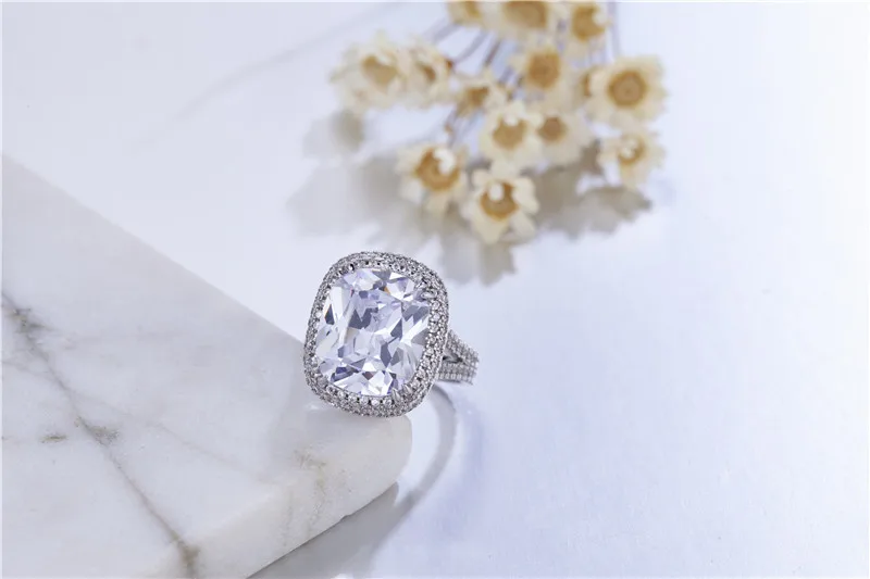 Женское кольцо из серебра 925 пробы с искусственным бриллиантом 6 карат | Украшения