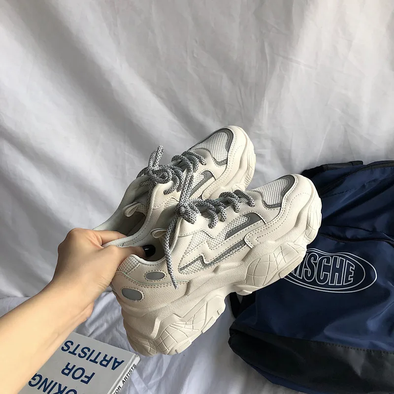 Женские спортивные кроссовки на толстой подошве белые в стиле Харадзюку осень 2020