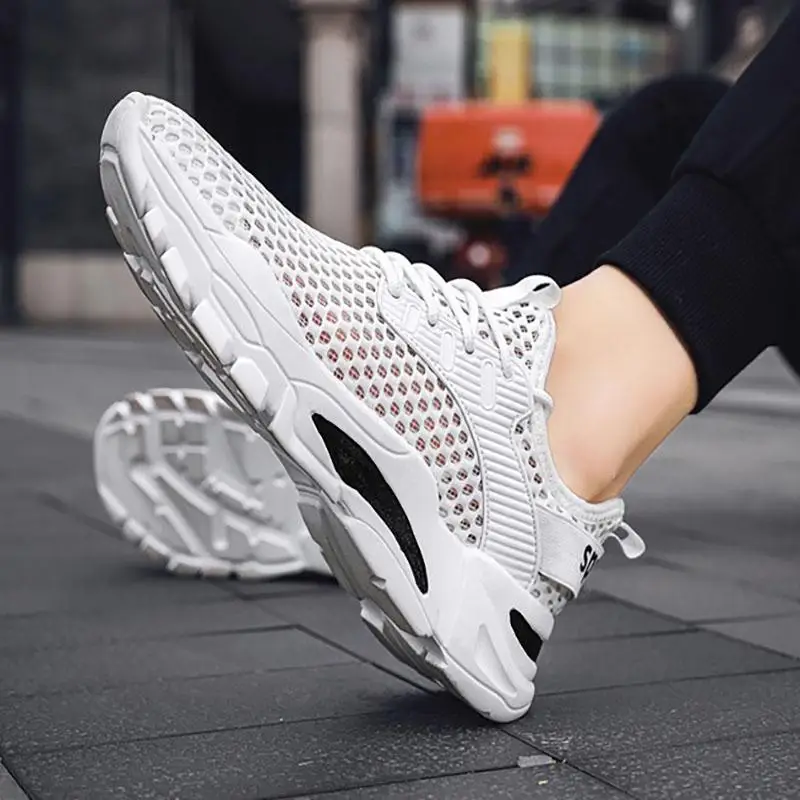 

Casual Shoes 2020 New Summer Men Mesh Shoes Breathable Classic Flat Male Footwear Fashion Sneakers Gym Lightweight Running Shoes