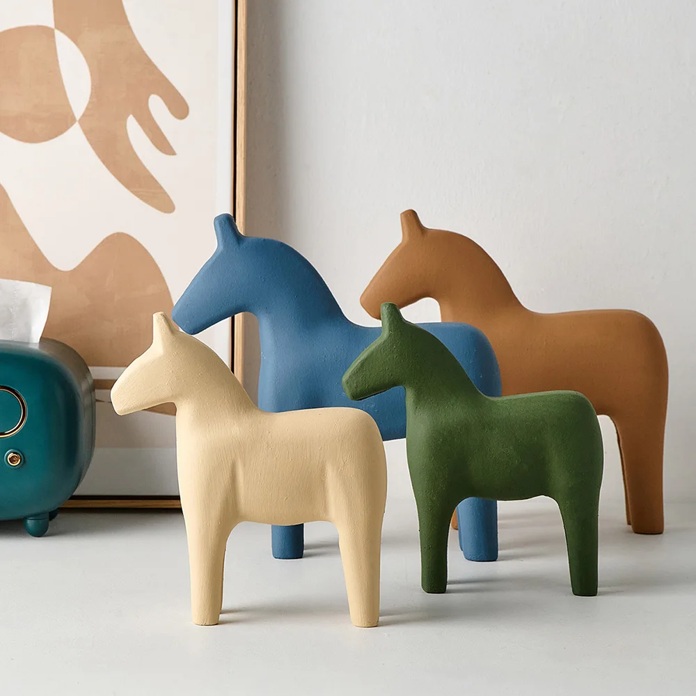 

Resin Embellishments Homde Decoration Accessories Modern Animal Figurines Living Room Decor Horse Model Birthday Gift Desk Decor