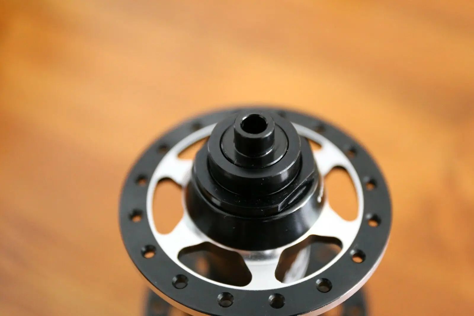 Адаптер ступицы сквозной оси 15 мм к быстросъемному шпагу 9 адаптер