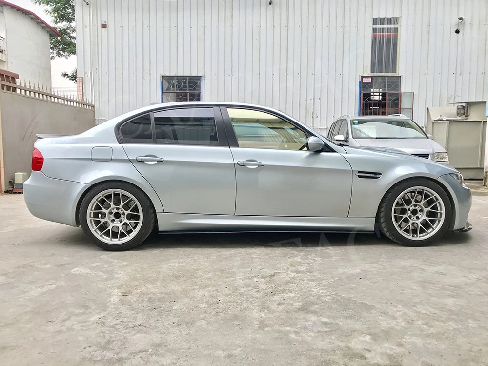 Карбоновые боковые юбки и облицовка багажника для BMW 3 серии E90 E92 E93 M3 2008-2013 года в стиле автомобиля.