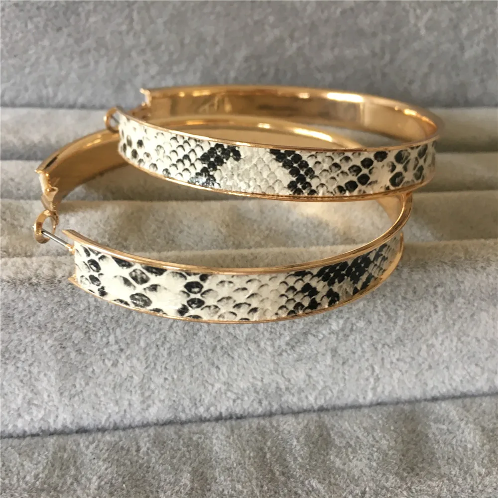 F/W новое поступление FEMINIST С Покрытием золотого цвета с кожей животных Леопард Зебра змея печатных серьги-кольца
