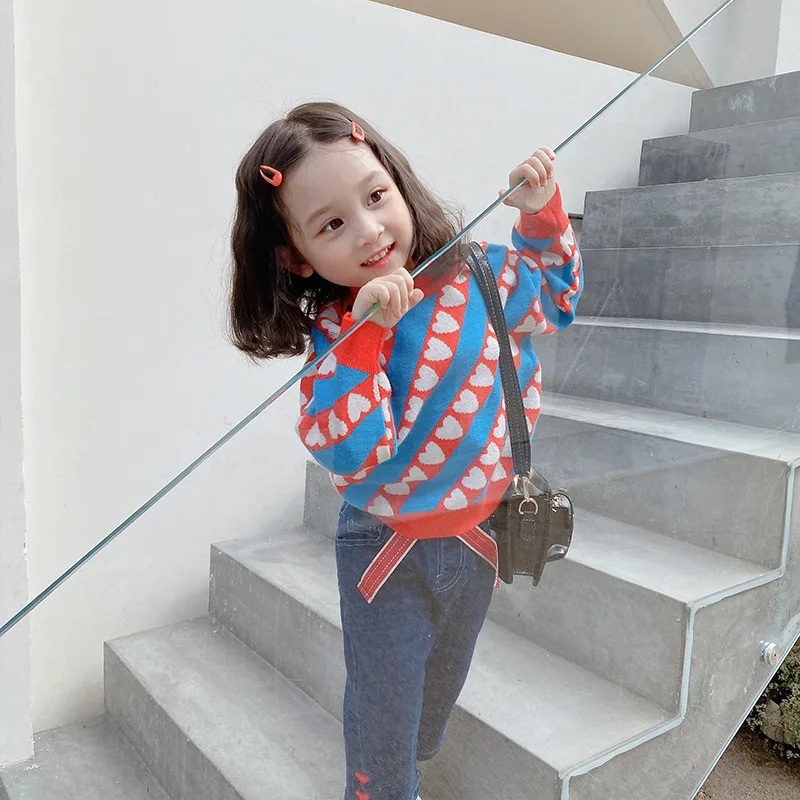 

Girl's Sweater 2021 Autumn Sweater Baby Round Neck Pullover Sweater Long-sleeved Loose-fitting White Heart-shaped Sweater