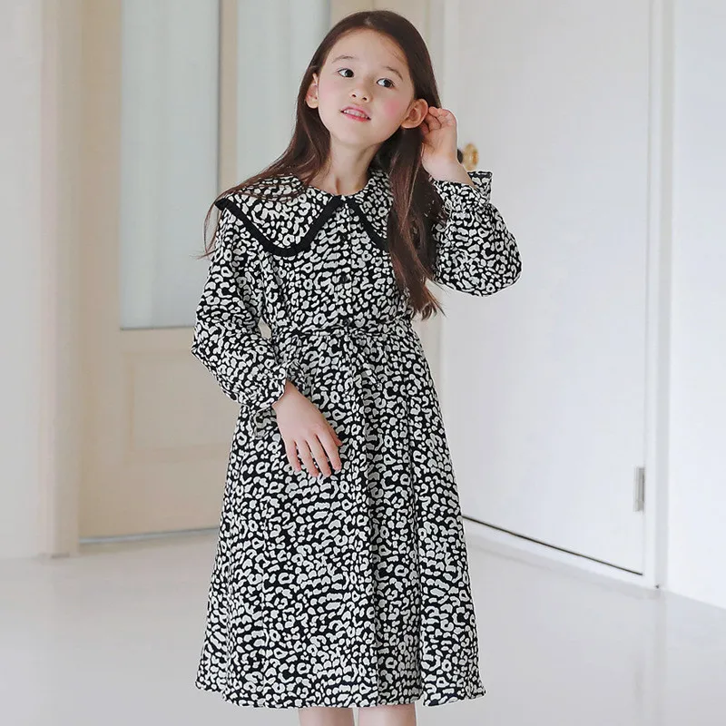 Повседневное платье с длинными рукавами и леопардовым принтом для