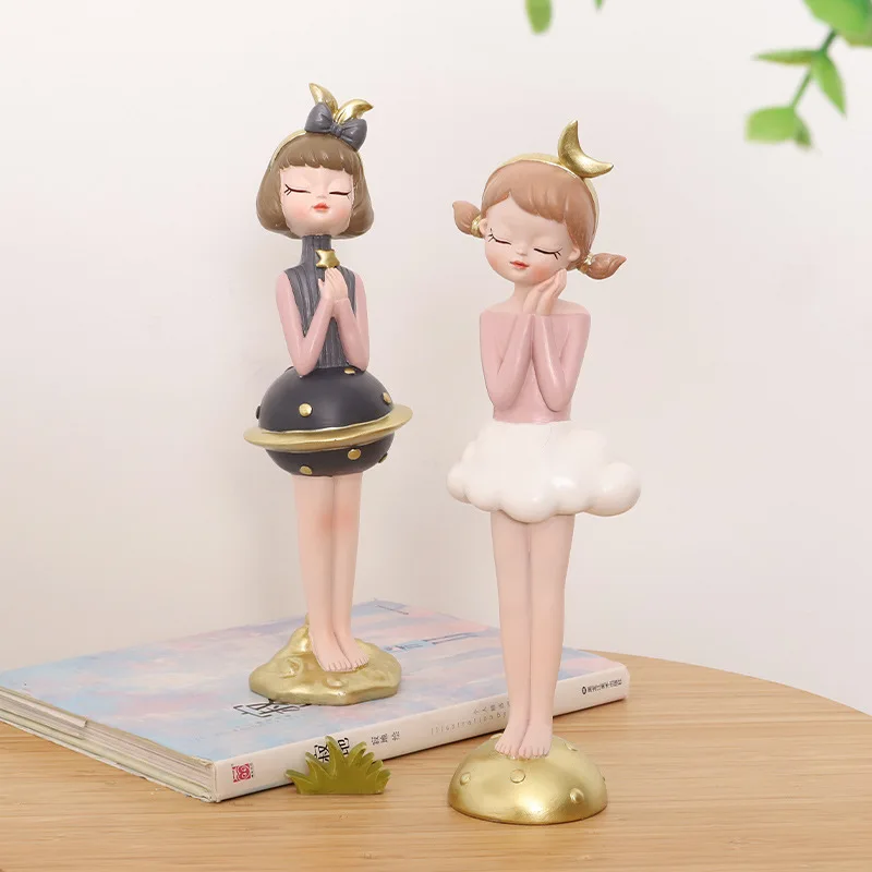 

Скандинавские элегантные настольные украшения для девочек, праздничные подарки на день рождения, украшения из смолы, украшения для дома и с...