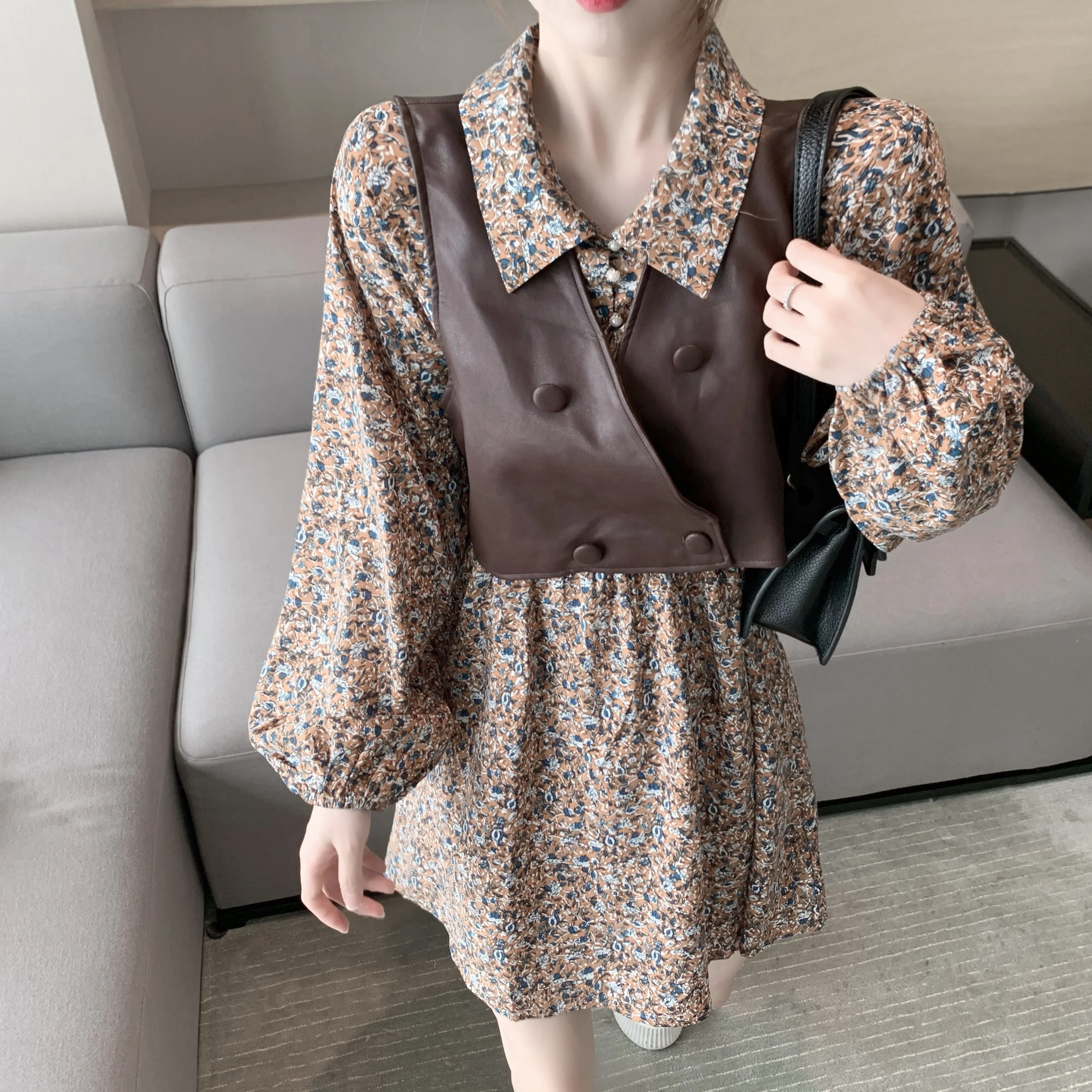 

Модное женское платье с цветочной пряжкой и воротником-рубашкой + Универсальный кожаный жилет, костюм из двух предметов в западном стиле