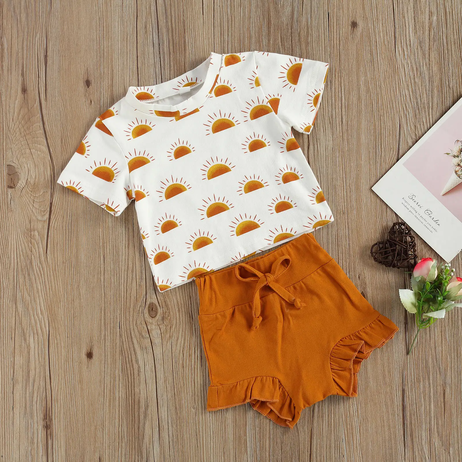 

На возраст от 0 до 24 месяцев; Сезон лето милые детские носки для мальчиков и девочек Комплекты одежды солнце печать футболки с коротким рукав...