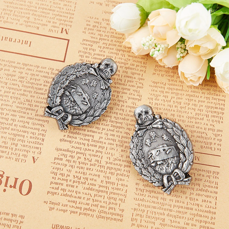 

Fashion Creative Retro Tank Brooch Silver German Badge Denim Jacket Backpack Pin Decoration Accessories Gift