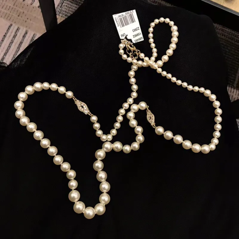 

2021 популярное Модное Элегантное ожерелье с камелией и жемчугом, подвеска с классическими буквами, небольшой очаровательный стиль, рекоменд...