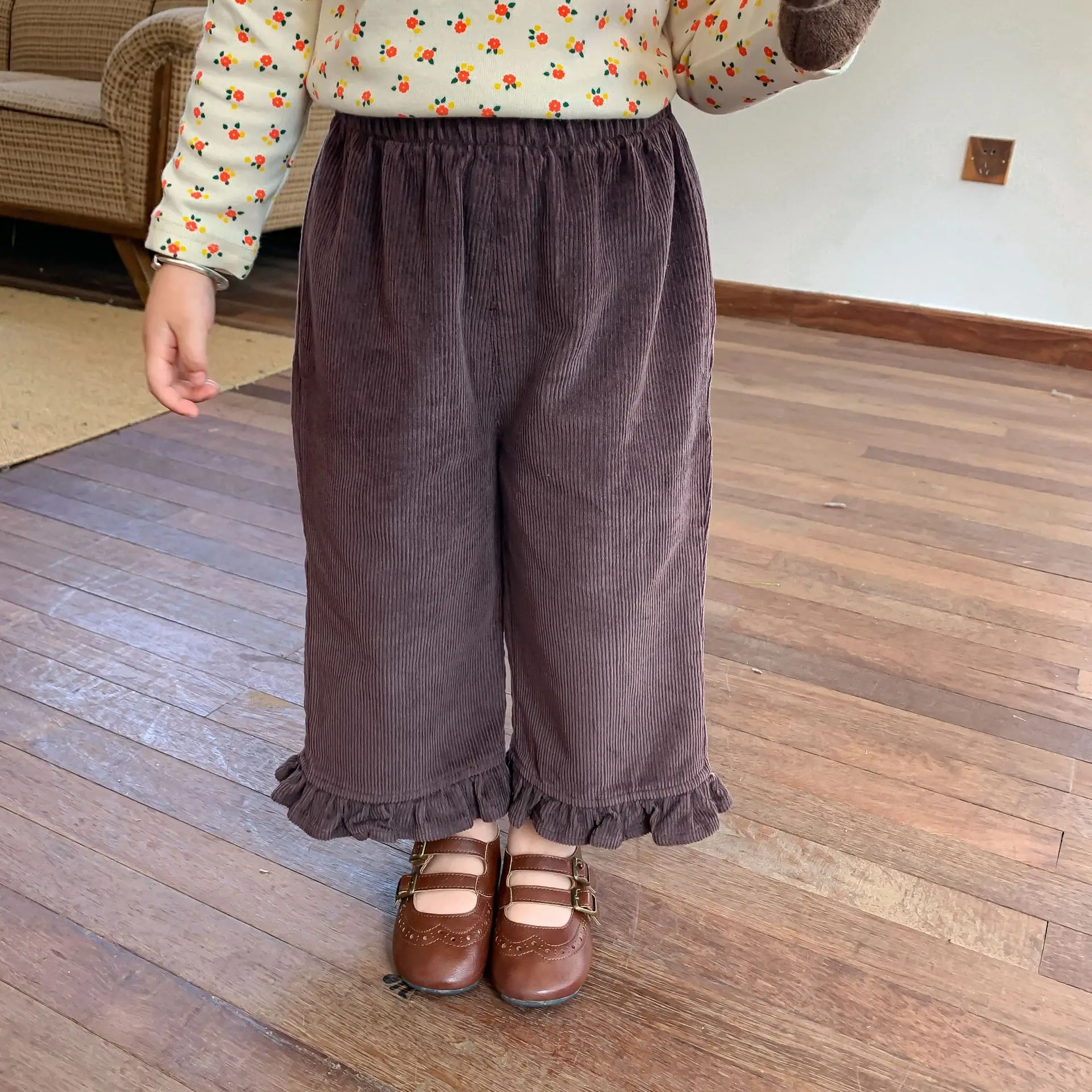 

Girls Wide Leg Pants Kids Corduroy Long Pant Autumn Spring Ruffles Solid Korean Simple Style For 2-8year Children Clothing