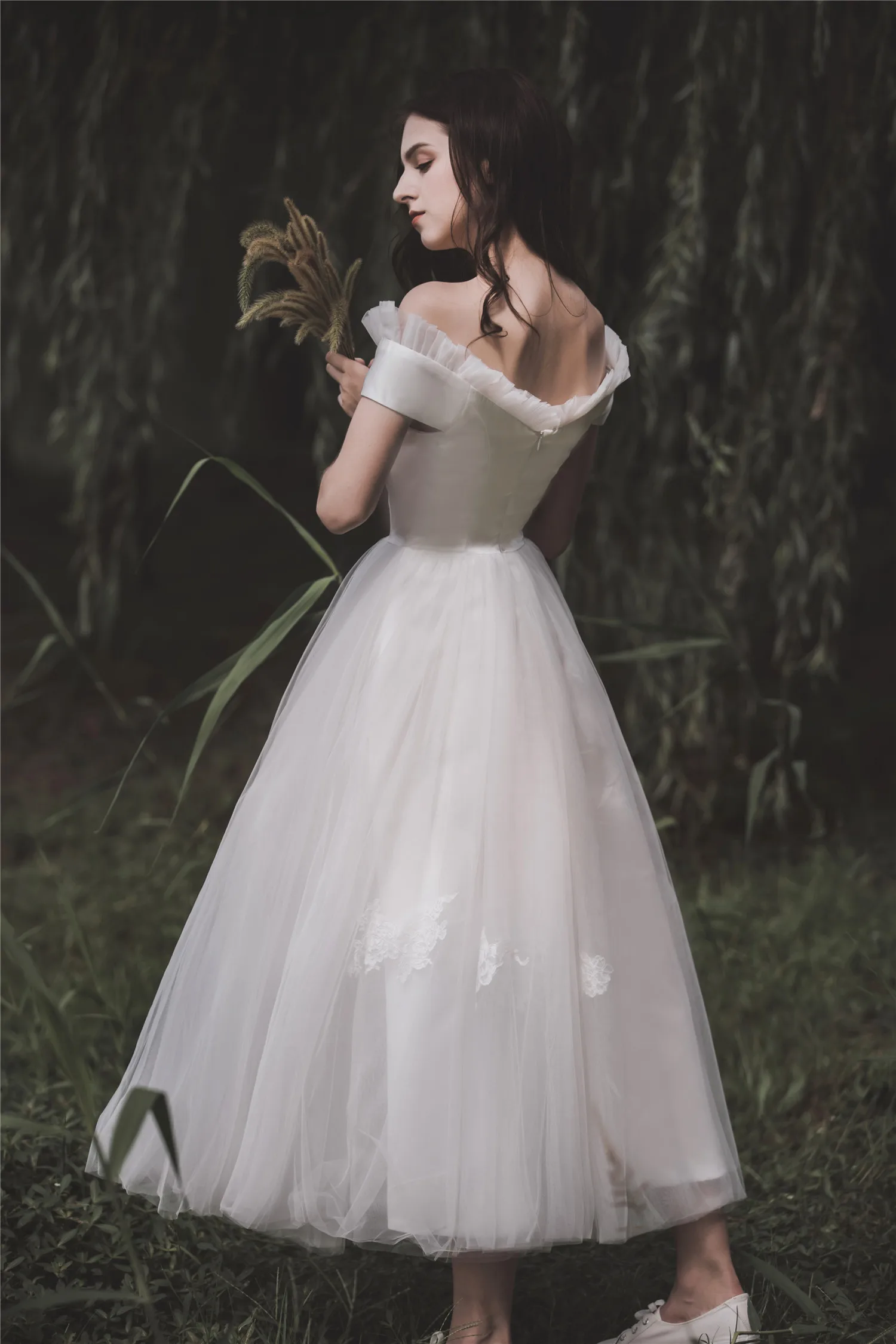 Wedding Dress White A-line Chiffon Bridal Gown Elegant Off-the-shoulder with Beading For Party |