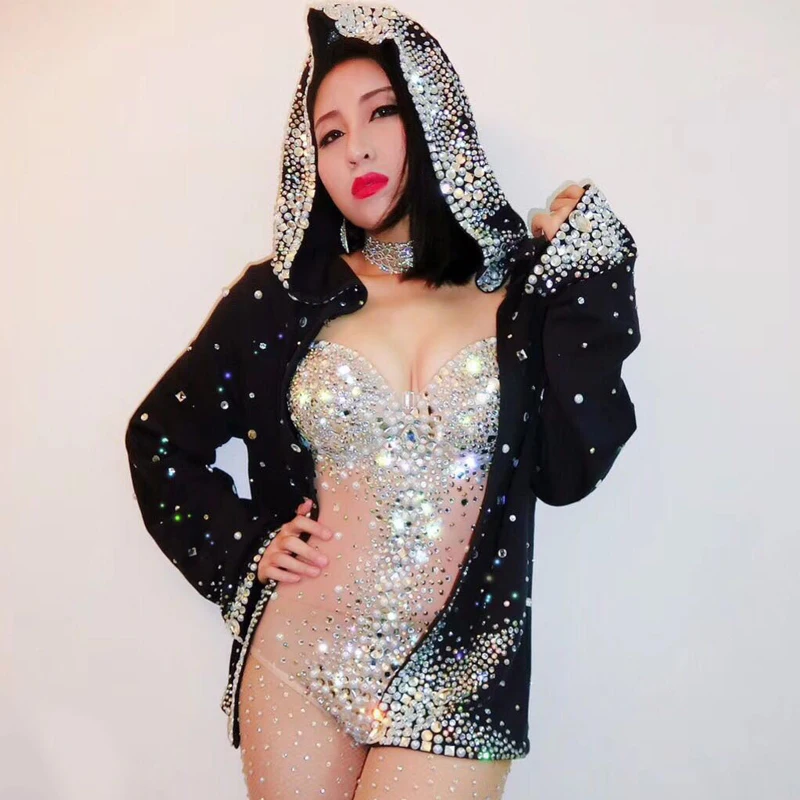 Яркий комбинезон с бриллиантами куртка телесного цвета кристаллами костюмы для