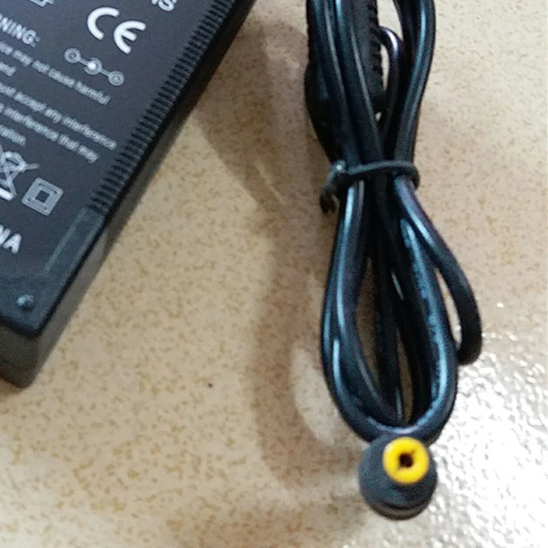 Зарядное устройство для ноутбуков IBM THINKPAD T24 X40 A20P X32 X20 X42 T30 |