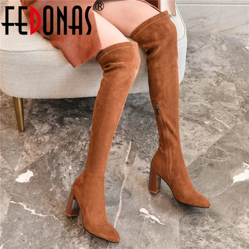 Женские высокие сапоги FEDONAS черные облегающие из флока для ночного клуба большие