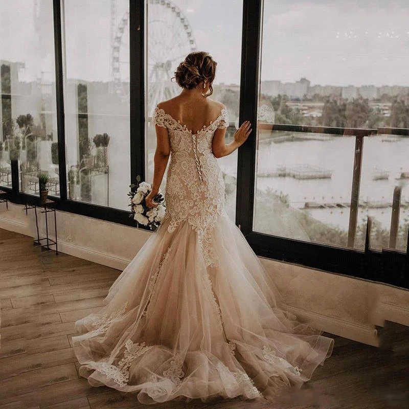 

2020 Vintage Off The Shoulder Lace Mermaid Wedding Dresses Appliques Sweep Train Cap Short Sleeves Tulle Wedding Bridal Gowns