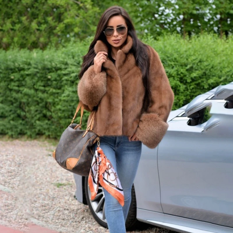 Женское пальто из натурального меха норки элегантное с манжетами лисьего модное