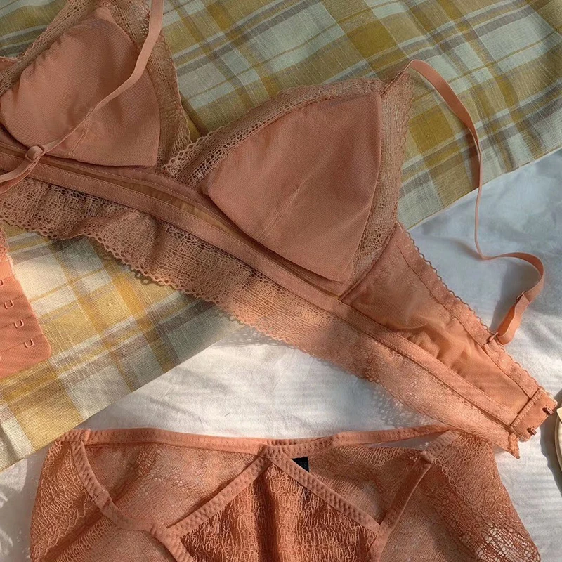 Комплект женского нижнего белья бюстгальтер с хлопковой подушкой бесшовный