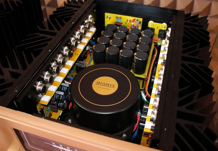 A-200 подойдет как для повседневной носки так bock класс A Мощность усилитель