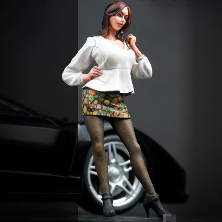 

1/24 Female model in short skirt and black stockings, Resin Model figure GK, Unassembled and unpainted kit