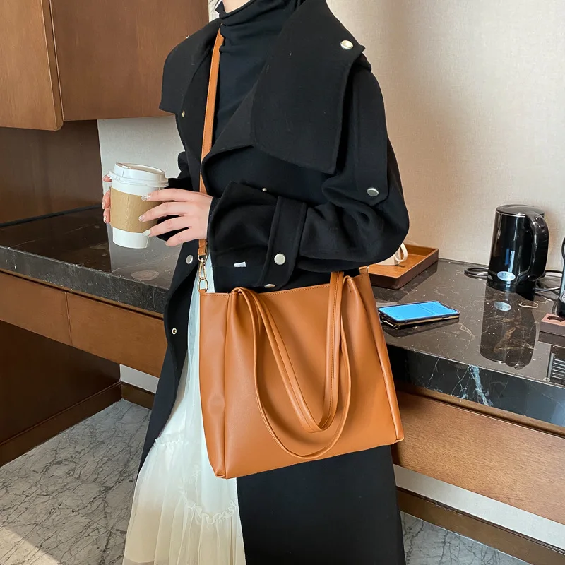 

Handbag Female 2020 fashion new fashion large capacity single-shoulder bag college students class bag Female Art cross body bag