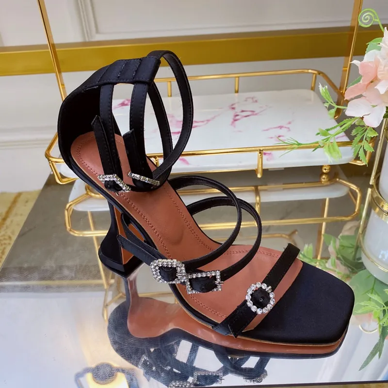 

2022 European and American summer new high-heeled diamond decoration Roman ladies sandals ladies slippers