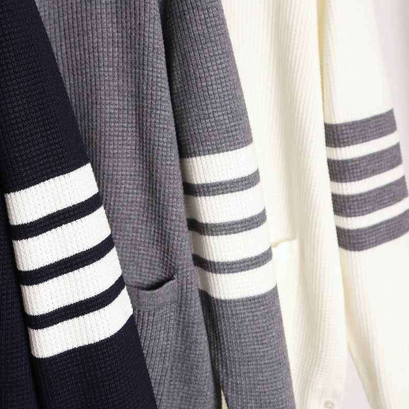 

2021 Fashion Brand Sweaters Men Slim Fit V-Neck Cardigans Clothing Waffle Striped Wool Spring and Autumn Casual Coat