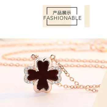 

Korean Lucky Clover Necklace Women Plated with 18K Rose Gold Clavicle Chain Drop Glue Set Chain Imitation Agate Pendant JDZ240