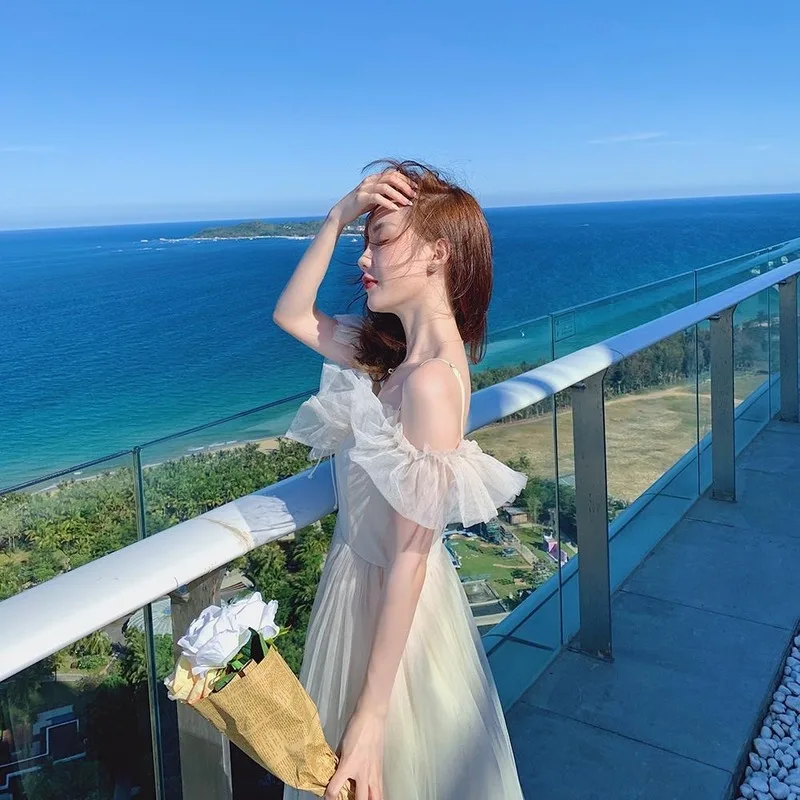 Женское платье с вишенками во французском стиле однотонное многоцветное