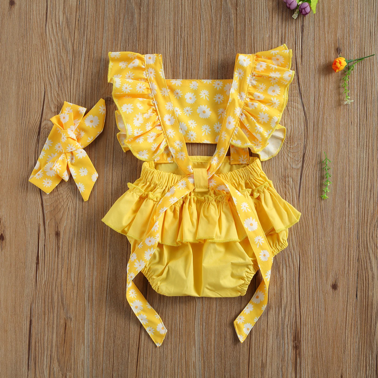 

2 Pcs Newborn Casual Outfits, Baby Girl Daisy Print Fly Sleeve Square Collar Tie Up Ruffle Romper + Headband