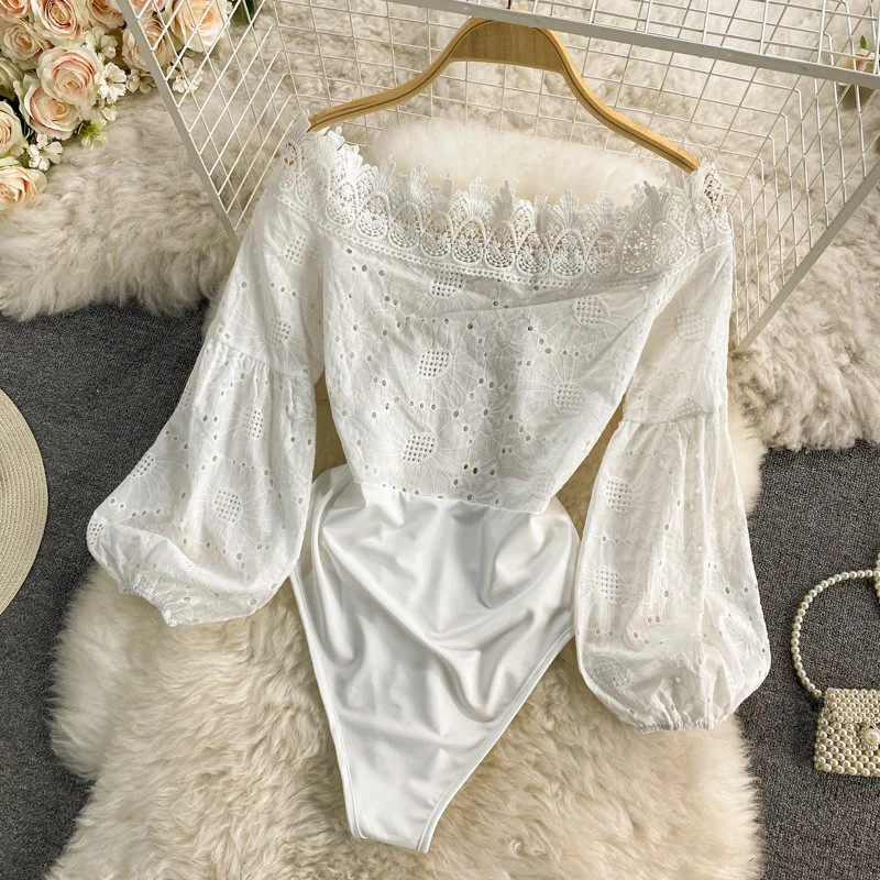 Женское кружевное боди с вырезами Осеннее открытыми плечами и длинным