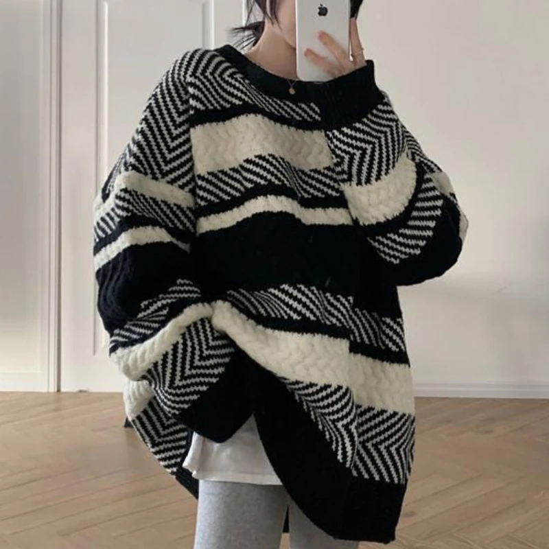 

Loose Lazy Style Contrasting Color Striped Knitted Sweater Coat New Gentle Sweet Blouse for Autumn and Winter Women