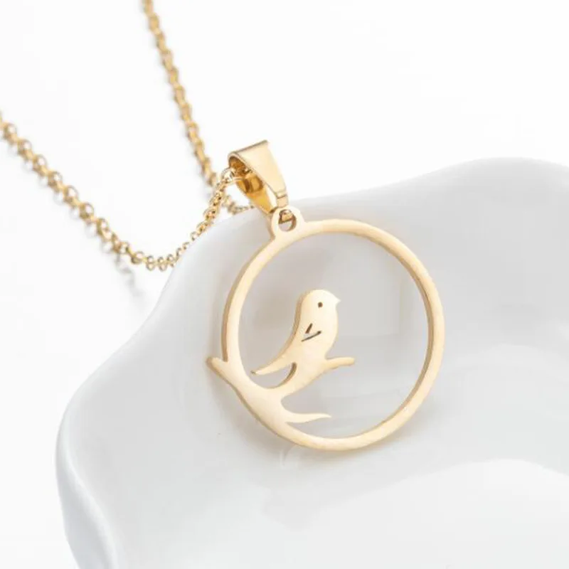 

WANGAIYAO new cute animal bird wild clavicle chain geometric round stainless steel bird necklace pendant commemoration day creat