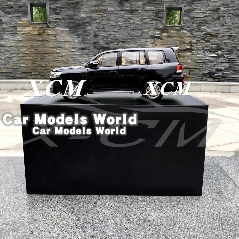 Литая модель автомобиля для KengFai Land 220 iser LHD (черный) 1:18 + небольшой подарок! |