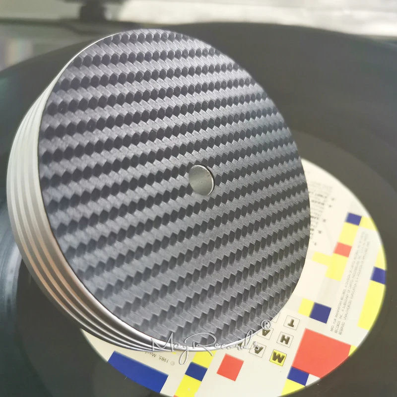 

Aluminum alloy discs suppress shock absorption and stabilize the bottom carbon fiber of the turntable to improve clarity T0941