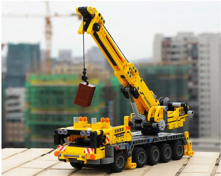665 шт. Детский конструктор кран-манипулятор | Игрушки и хобби