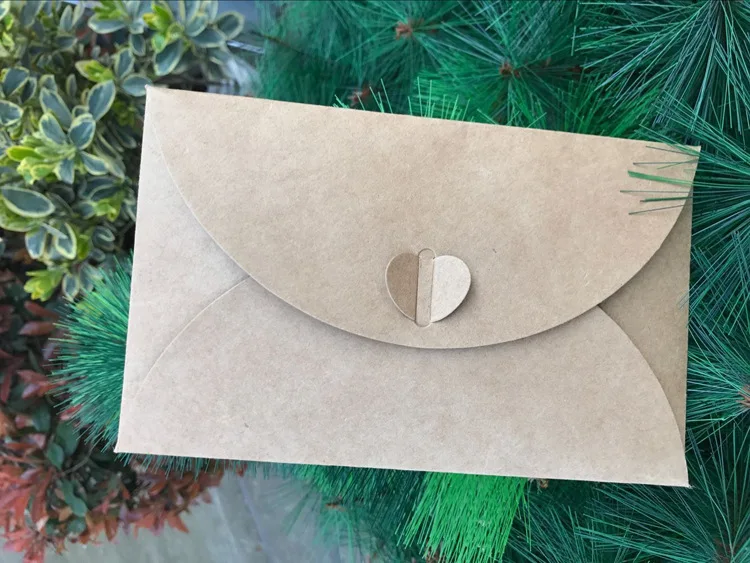 

Small/Big Retro Love Buckle Envelope DIY Romantic kraft paper Creative Love Heart Buckle Decoration Envelope
