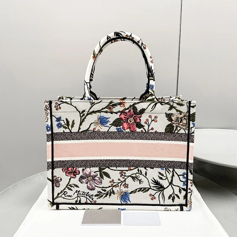 

Small Lady Embroidery Book Tote for Women High Quality Famous Brand Handbags Lady Luxury Purse Canvas Shopping Bag 36*28*16cm