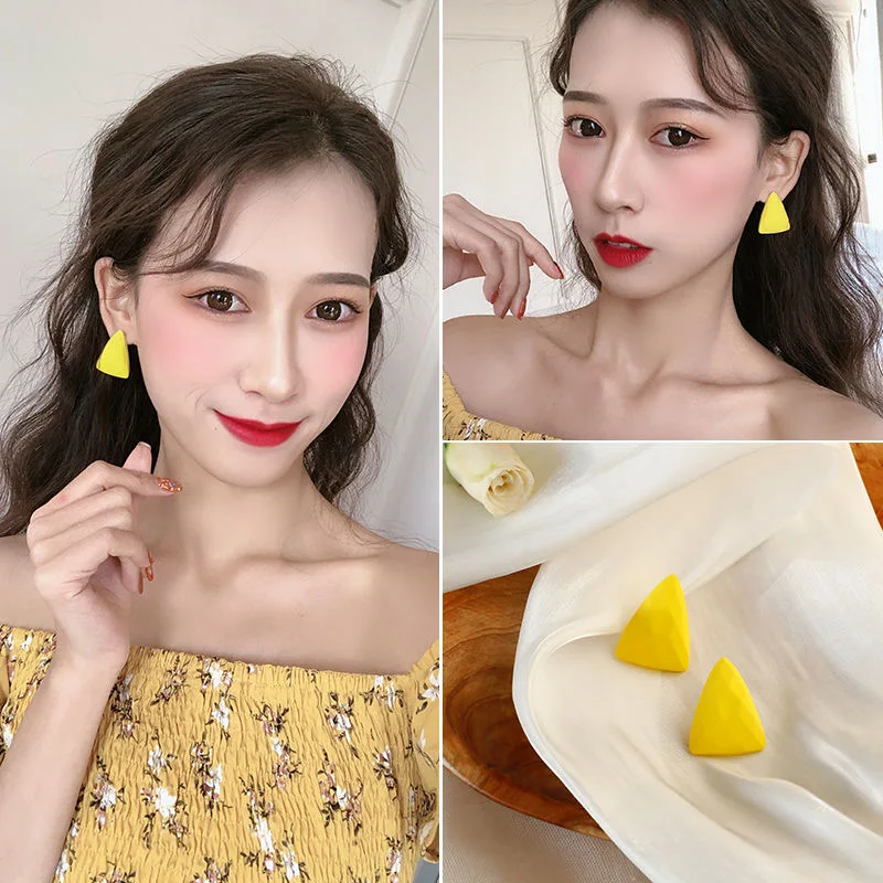 

2020 High Quality warm yellow simple temperament earrings niche earrings