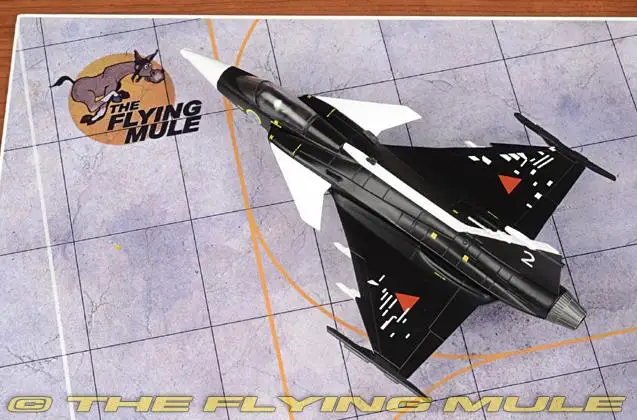 SAAB GRIPEN JAS 39A шведский ВВС 39 2 1/72 литая модель самолета AV72| |