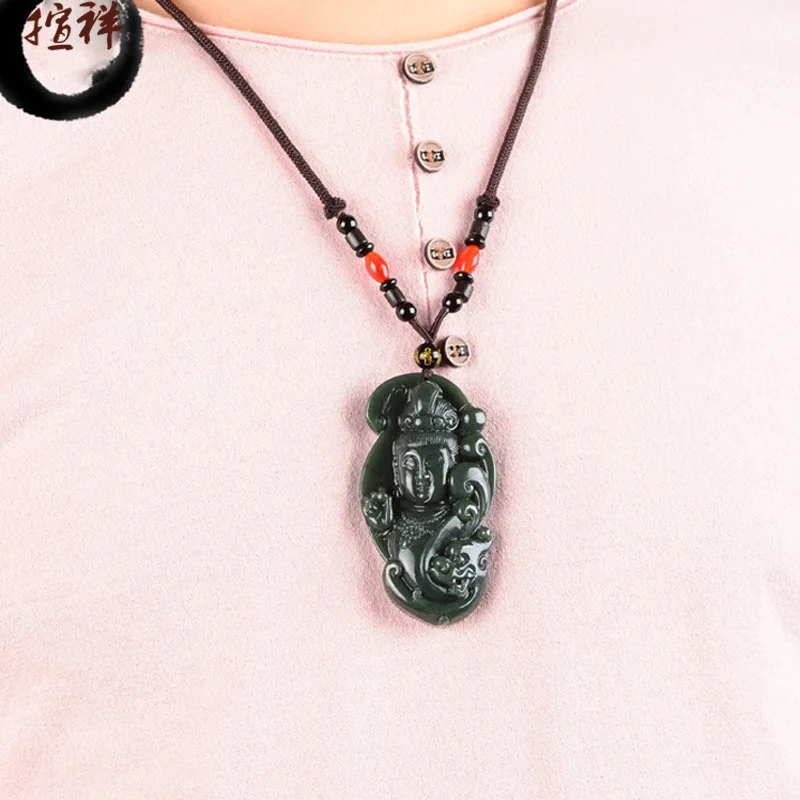 Кулон из натурального зеленого нефрита большого размера подвеска в виде фигурки