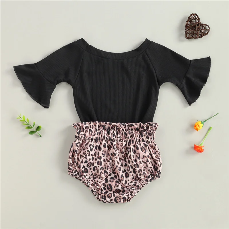 

Комплект одежды для новорожденных девочек 0-24 месяцев, модная однотонная черная кофта с расклешенными рукавами до локтя, шорты с леопардовы...