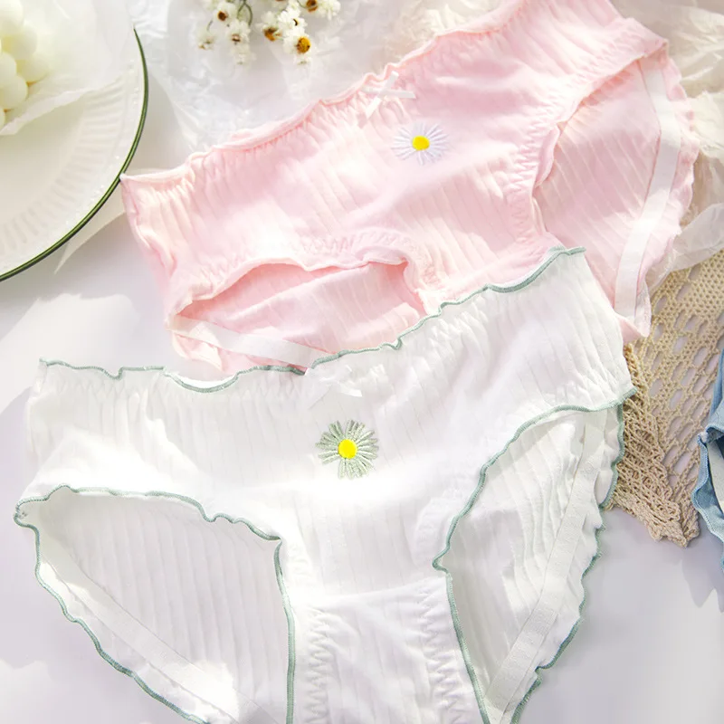 

Pure Cotton Thread Women's Underwear Mid Waist Panties Embroidery Lovely Girl's Hip Lifting Lingerie Breathable Soft Briefs