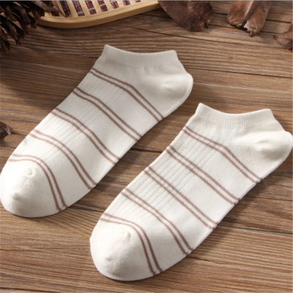 

New Fashion 1 Pair Men's Cotton Striped Shallow Mouth Boat Socks Simple Style Casual Invisible Socks Hot Sale