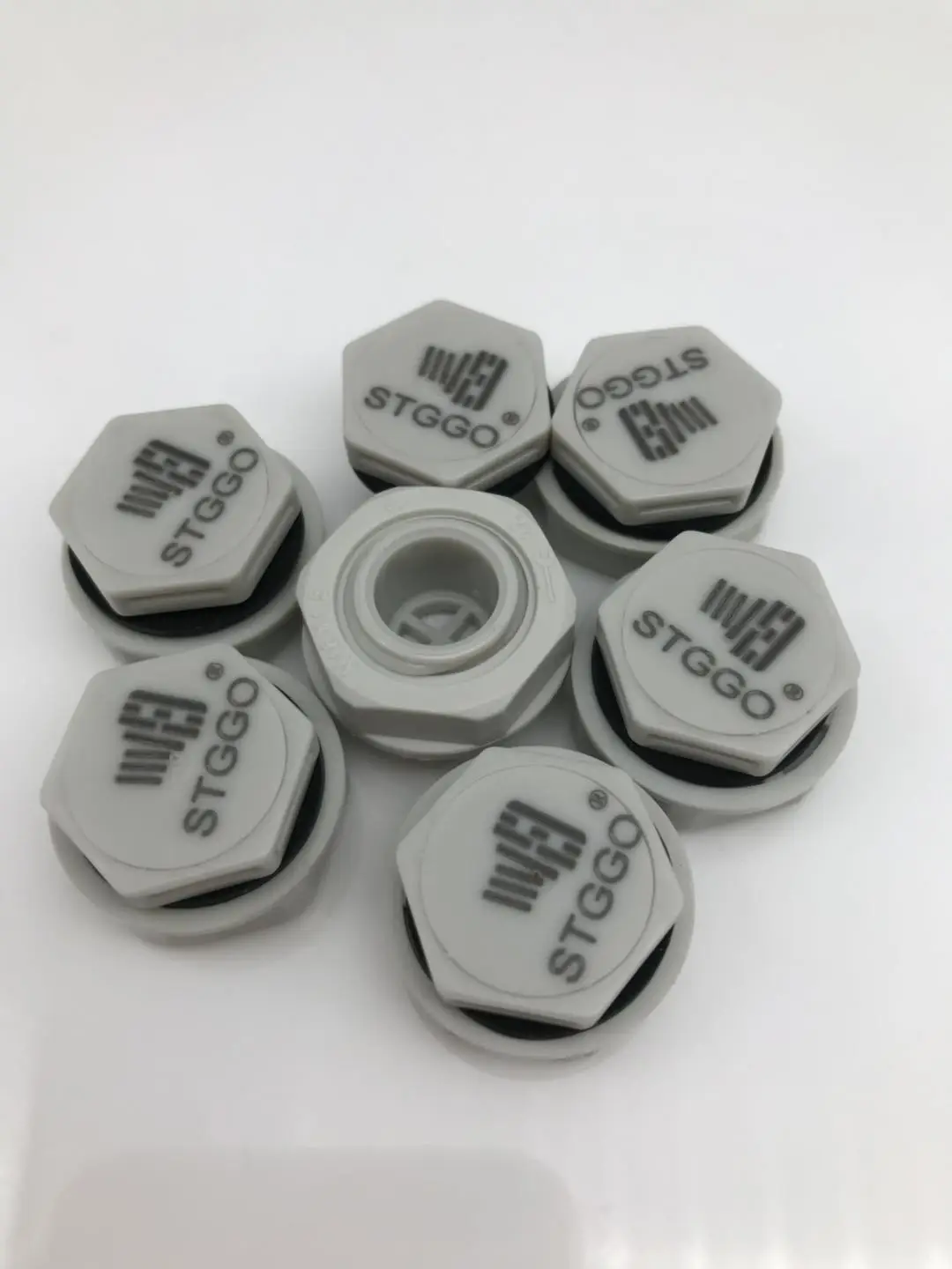 M16* 1,5 подходит ECU, устанавливаемое на вентиляционное отверстие в салоне автомобиля штекер 50 шт./пакет
