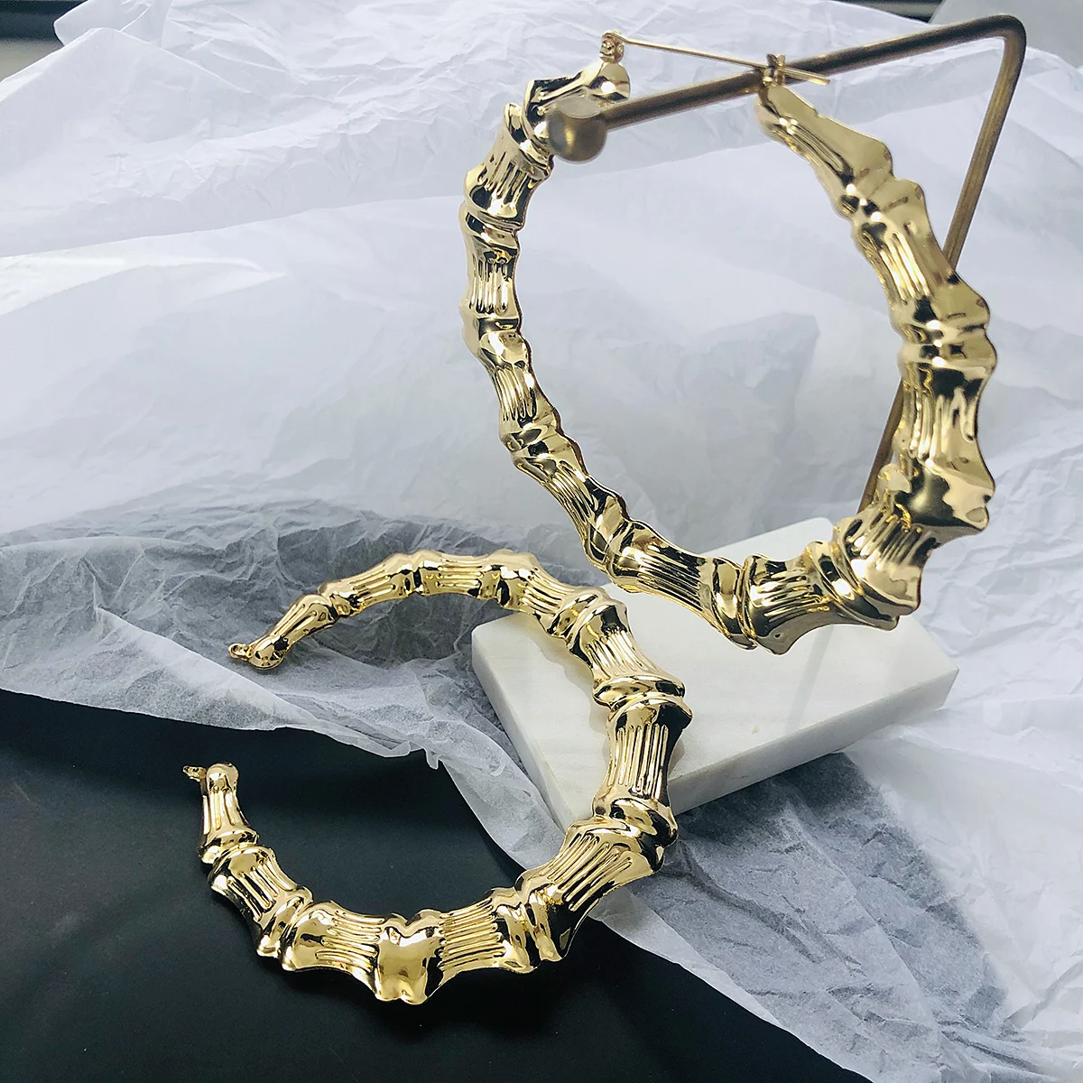 

AMORCOME Hiphop Big Bamboo Circle Hoop Earrings For Women Oversized Large Bamboo Joint Earrings Nightclubs 2020 Jewelry Brincos