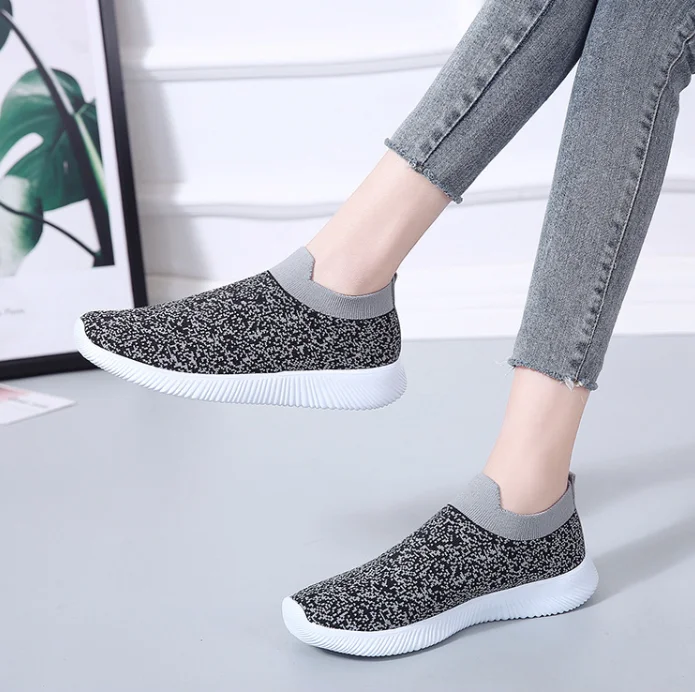 

2020 New Women Vulcanized Shoes High Quality Women Sneakers Slip On Flats Shoes Women Loafers Plus Size 43 Walking Flat Shoes
