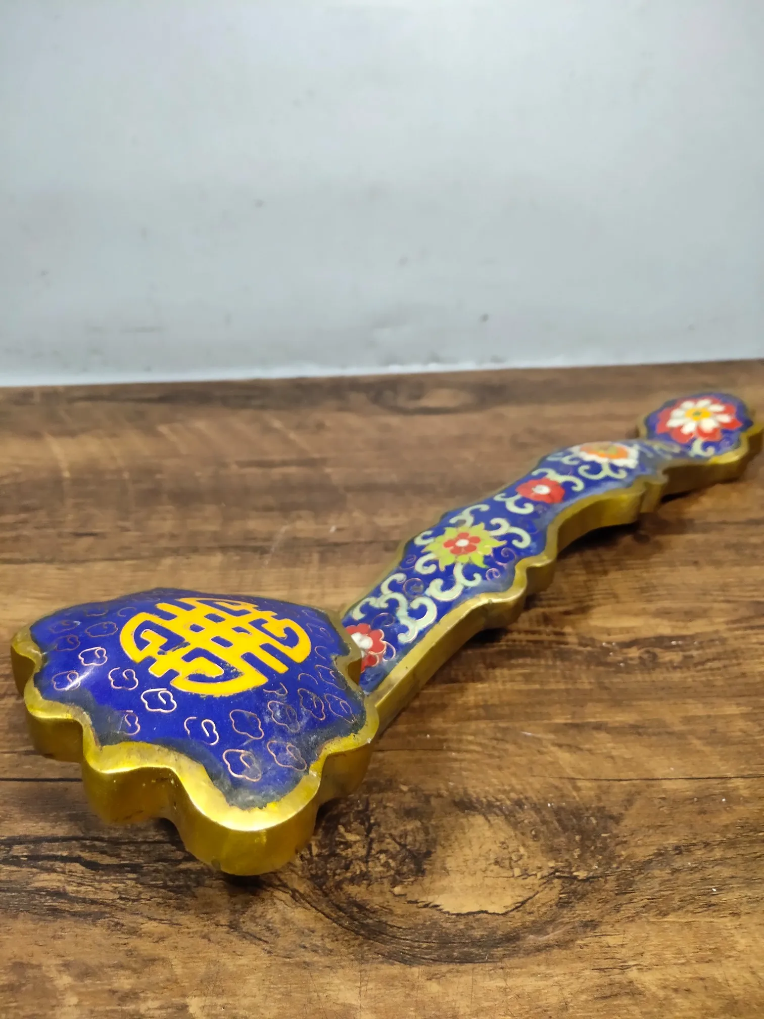 

LaoJunLu Cloisonn (Ruyi, )