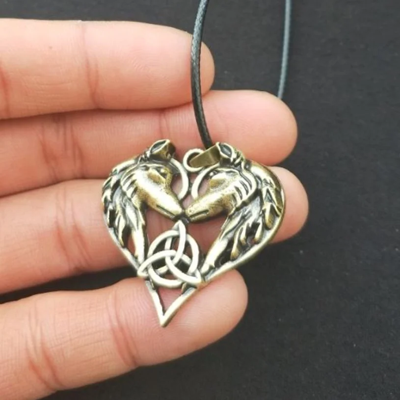 Тенденции моды Личность бело серые волк любовь классический ретро кулон пара